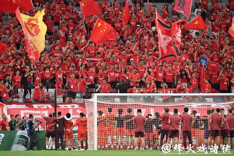 祖国万岁!中国球迷免票入场观看U23国足决赛 中国使领馆协商促成 祖国万岁!中国球迷免票入场观看U23国足决赛 中国使领馆协商促成